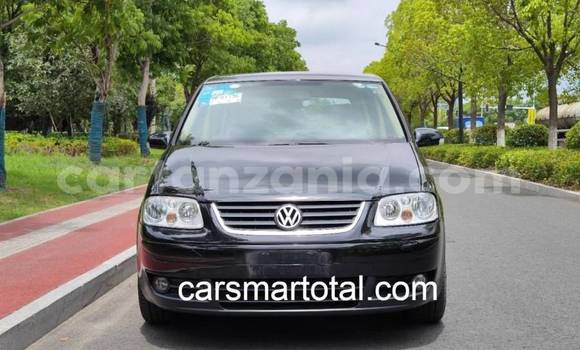 Buy Used Volkswagen Touran Silver Car in Dar es Salaam in Dar es Salaam Buy Used Volkswagen Touran Silver Car in Dar es Salaam in Dar es Salaam