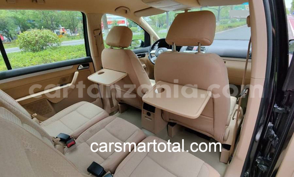 Buy Used Volkswagen Touran Silver Car in Dar es Salaam in Dar es Salaam Buy Used Volkswagen Touran Silver Car in Dar es Salaam in Dar es Salaam