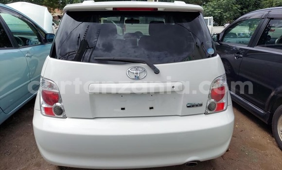 Buy Used Toyota IST White Car in Dar es Salaam in Dar es Salaam Buy Used Toyota IST White Car in Dar es Salaam in Dar es Salaam