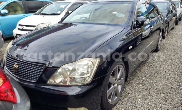 Buy Used Toyota Crown Black Car in Dar es Salaam in Dar es Salaam