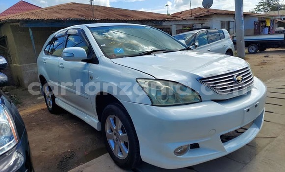 Nunua Ilio tumika Toyota Harrier Nyeupe Gari ndani ya Dar es Salaam nchini Dar es Salaam