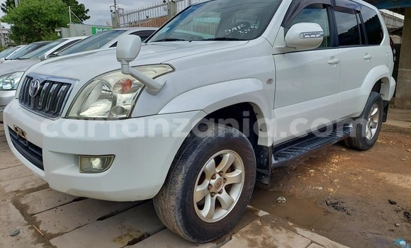 Buy Used Toyota Land Cruiser Prado White Car in Dar es Salaam in Dar es Salaam Buy Used Toyota Land Cruiser Prado White Car in Dar es Salaam in Dar es Salaam