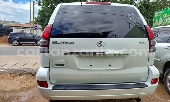 Buy Used Toyota Land Cruiser Prado White Car in Dar es Salaam in Dar es Salaam Buy Used Toyota Land Cruiser Prado White Car in Dar es Salaam in Dar es Salaam