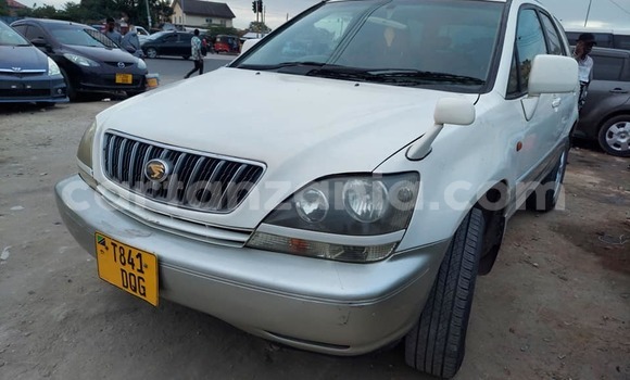 Buy Used Toyota Harrier White Car in Dar es Salaam in Dar es Salaam