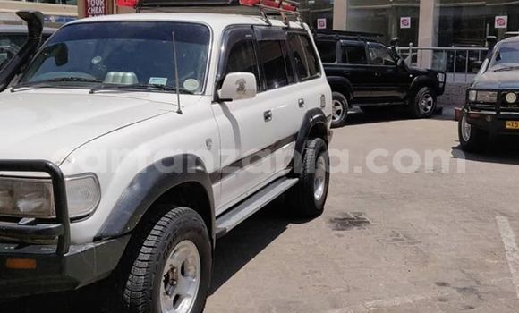Buy Import Toyota Land Cruiser Silver Car in Dar es Salaam in Dar es Salaam Buy Import Toyota Land Cruiser Silver Car in Dar es Salaam in Dar es Salaam