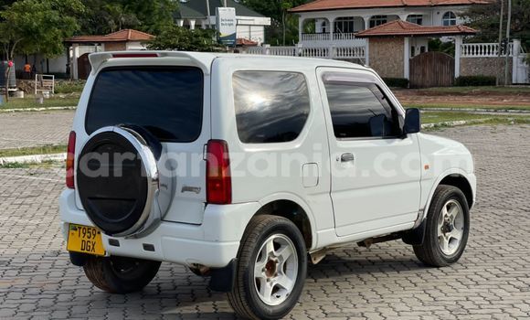 Nunua Ilio tumika Suzuki Jimny Nyeupe Gari ndani ya Dar es Salaam nchini Dar es Salaam Nunua Ilio tumika Suzuki Jimny Nyeupe Gari ndani ya Dar es Salaam nchini Dar es Salaam
