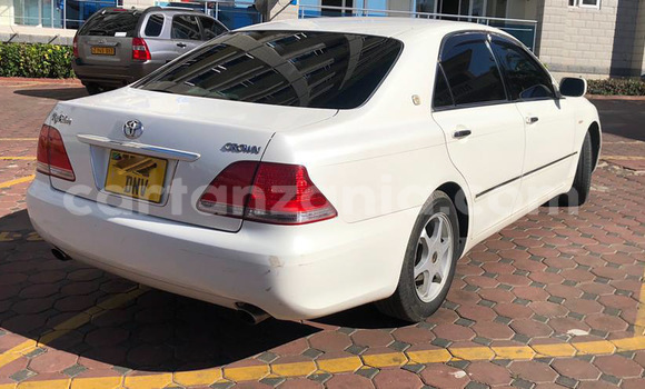 Nunua Ilio tumika Toyota Crown Nyeupe Gari ndani ya Dar es Salaam nchini Dar es Salaam Nunua Ilio tumika Toyota Crown Nyeupe Gari ndani ya Dar es Salaam nchini Dar es Salaam