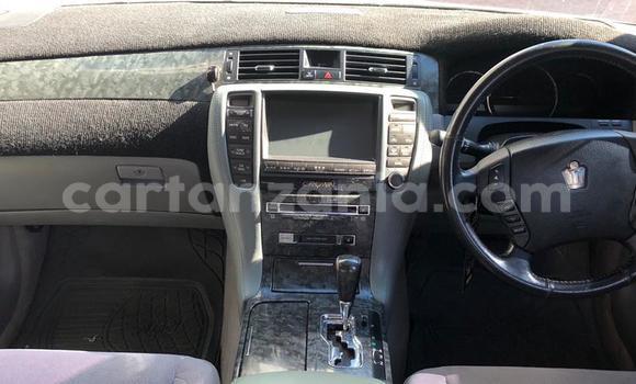 Nunua Ilio tumika Toyota Crown Nyeupe Gari ndani ya Dar es Salaam nchini Dar es Salaam Nunua Ilio tumika Toyota Crown Nyeupe Gari ndani ya Dar es Salaam nchini Dar es Salaam
