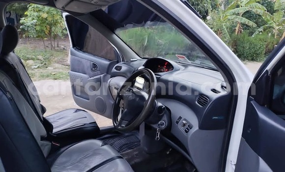 Nunua Ilio tumika Toyota FunCargo Nyeupe Gari ndani ya Dar es Salaam nchini Dar es Salaam Nunua Ilio tumika Toyota FunCargo Nyeupe Gari ndani ya Dar es Salaam nchini Dar es Salaam