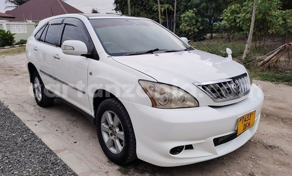 Nunua Ilio tumika Toyota Harrier Nyeupe Gari ndani ya Dar es Salaam nchini Dar es Salaam