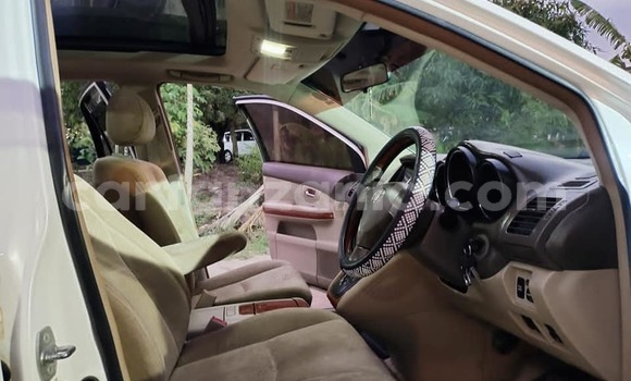 Nunua Ilio tumika Toyota Harrier Nyeupe Gari ndani ya Dar es Salaam nchini Dar es Salaam Nunua Ilio tumika Toyota Harrier Nyeupe Gari ndani ya Dar es Salaam nchini Dar es Salaam