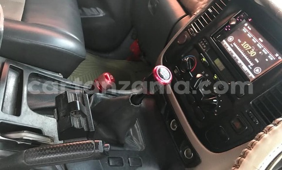 Nunua Ilio tumika Toyota Land Cruiser Nyeupe Gari ndani ya Dar es Salaam nchini Dar es Salaam Nunua Ilio tumika Toyota Land Cruiser Nyeupe Gari ndani ya Dar es Salaam nchini Dar es Salaam
