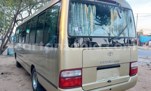 Nunua Ilio tumika Toyota Coaster Brown Gari ndani ya Dar es Salaam nchini Dar es Salaam Nunua Ilio tumika Toyota Coaster Brown Gari ndani ya Dar es Salaam nchini Dar es Salaam