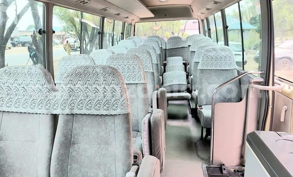 Nunua Ilio tumika Toyota Coaster Brown Gari ndani ya Dar es Salaam nchini Dar es Salaam Nunua Ilio tumika Toyota Coaster Brown Gari ndani ya Dar es Salaam nchini Dar es Salaam