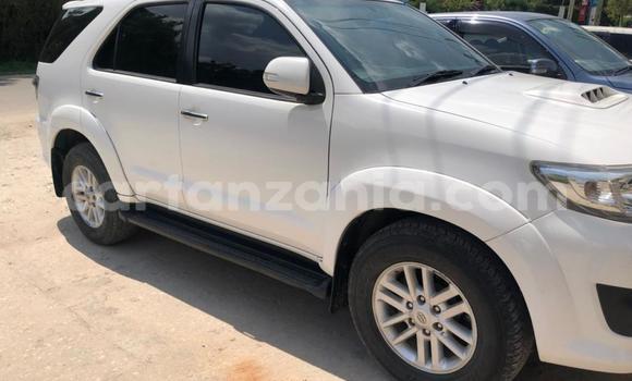 Nunua Mpya Toyota Fortuner Nyeupe Gari ndani ya Dar es Salaam nchini Dar es Salaam Nunua Mpya Toyota Fortuner Nyeupe Gari ndani ya Dar es Salaam nchini Dar es Salaam