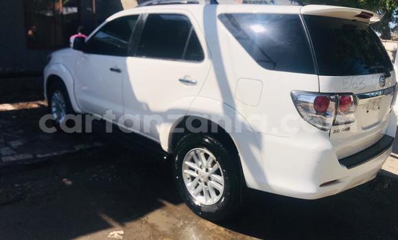 Nunua Mpya Toyota Fortuner Nyeupe Gari ndani ya Dar es Salaam nchini Dar es Salaam Nunua Mpya Toyota Fortuner Nyeupe Gari ndani ya Dar es Salaam nchini Dar es Salaam
