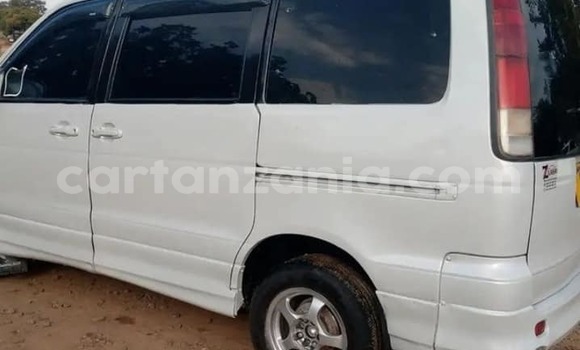Buy Used Toyota Noah White Car in Mwanga in Kilimanjaro Buy Used Toyota Noah White Car in Mwanga in Kilimanjaro