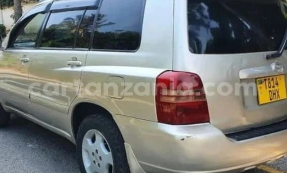 Buy Used Toyota Kluger Silver Car in Mwanga in Kilimanjaro Buy Used Toyota Kluger Silver Car in Mwanga in Kilimanjaro