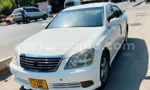 Buy Used Toyota Crown White Car in Mwanga in Kilimanjaro