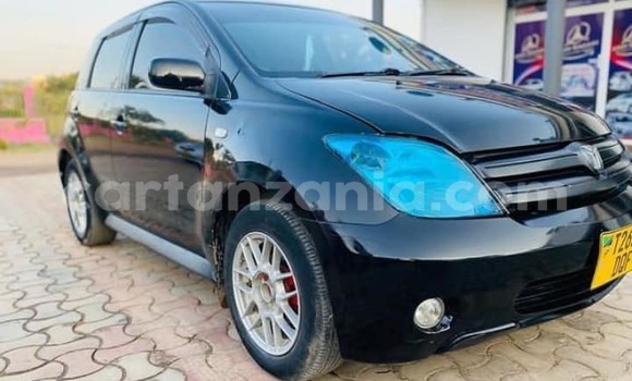 Nunua Ilio tumika Toyota IST Nyeusi Gari ndani ya Mwanga nchini Kilimanjaro