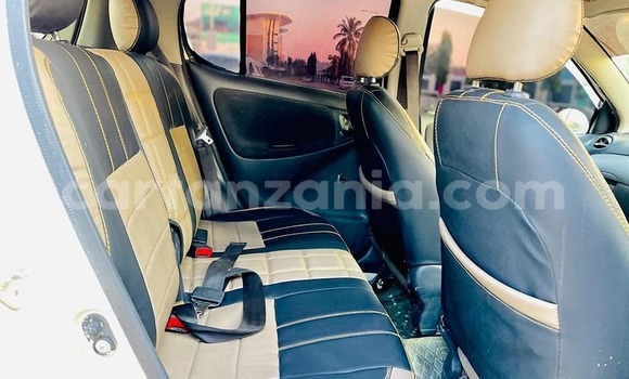 Buy Used Toyota Vitz White Car in Mwanga in Kilimanjaro Buy Used Toyota Vitz White Car in Mwanga in Kilimanjaro