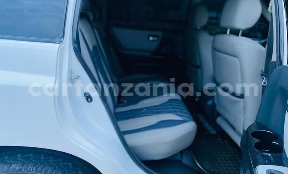 Buy Used Toyota Kluger White Car in Mwanga in Kilimanjaro Buy Used Toyota Kluger White Car in Mwanga in Kilimanjaro