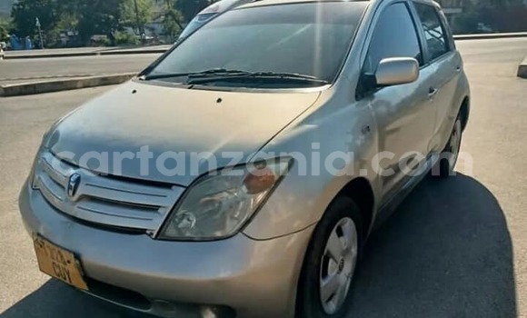 Nunua Ilio tumika Toyota IST Beige Gari ndani ya Mwanga nchini Kilimanjaro Nunua Ilio tumika Toyota IST Beige Gari ndani ya Mwanga nchini Kilimanjaro