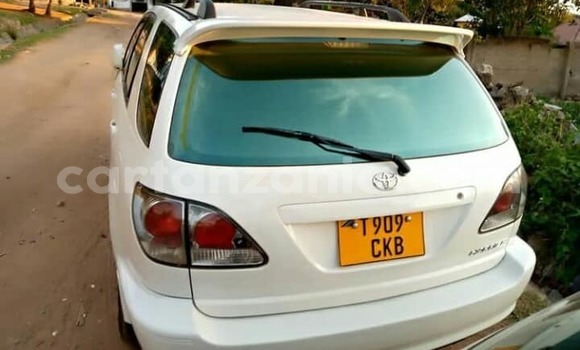 Nunua Ilio tumika Toyota Harrier Nyeupe Gari ndani ya Mwanga nchini Kilimanjaro Nunua Ilio tumika Toyota Harrier Nyeupe Gari ndani ya Mwanga nchini Kilimanjaro