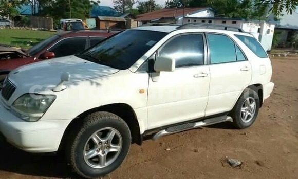 Nunua Ilio tumika Toyota Harrier Nyeupe Gari ndani ya Mwanga nchini Kilimanjaro Nunua Ilio tumika Toyota Harrier Nyeupe Gari ndani ya Mwanga nchini Kilimanjaro
