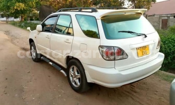Nunua Ilio tumika Toyota Harrier Nyeupe Gari ndani ya Mwanga nchini Kilimanjaro Nunua Ilio tumika Toyota Harrier Nyeupe Gari ndani ya Mwanga nchini Kilimanjaro