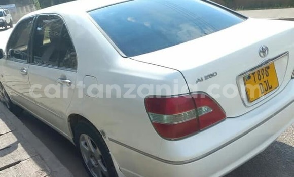 Nunua Ilio tumika Toyota Brevis Nyeupe Gari ndani ya Mwanga nchini Kilimanjaro Nunua Ilio tumika Toyota Brevis Nyeupe Gari ndani ya Mwanga nchini Kilimanjaro