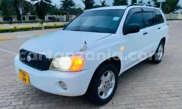 Nunua Ilio tumika Toyota Kluger Nyeupe Gari ndani ya Mwanga nchini Kilimanjaro Nunua Ilio tumika Toyota Kluger Nyeupe Gari ndani ya Mwanga nchini Kilimanjaro