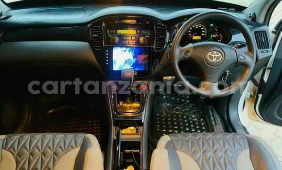 Nunua Ilio tumika Toyota Kluger Nyeupe Gari ndani ya Mwanga nchini Kilimanjaro Nunua Ilio tumika Toyota Kluger Nyeupe Gari ndani ya Mwanga nchini Kilimanjaro