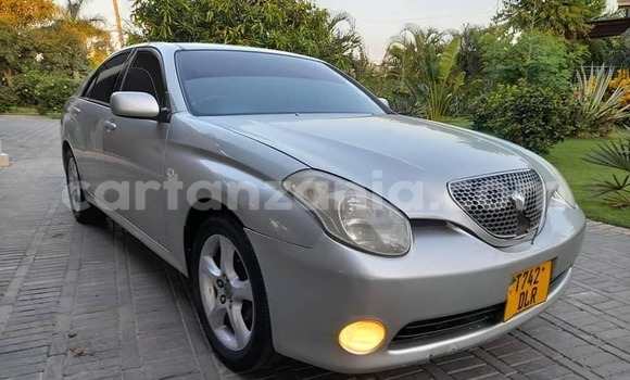 Nunua Ilio tumika Toyota Verosa Fedha Gari ndani ya Dar es Salaam nchini Dar es Salaam