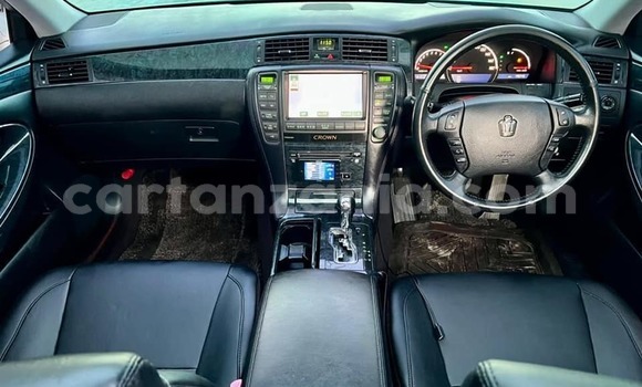 Nunua Ilio tumika Toyota Crown Nyeupe Gari ndani ya Dar es Salaam nchini Dar es Salaam Nunua Ilio tumika Toyota Crown Nyeupe Gari ndani ya Dar es Salaam nchini Dar es Salaam
