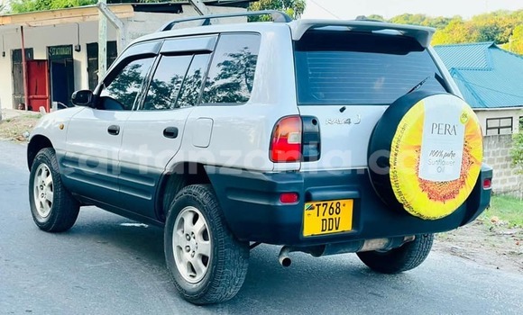 Buy Used Toyota RAV4 Silver Car in Dar es Salaam in Dar es Salaam Buy Used Toyota RAV4 Silver Car in Dar es Salaam in Dar es Salaam