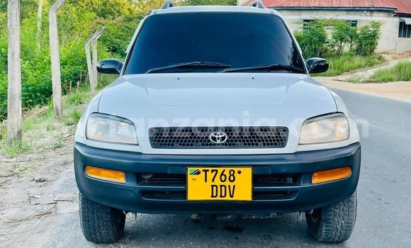Buy Used Toyota RAV4 Silver Car in Dar es Salaam in Dar es Salaam Buy Used Toyota RAV4 Silver Car in Dar es Salaam in Dar es Salaam