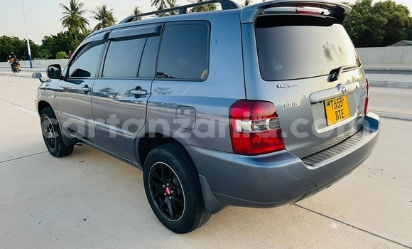 Buy Used Toyota Kluger Blue Car in Dar es Salaam in Dar es Salaam Buy Used Toyota Kluger Blue Car in Dar es Salaam in Dar es Salaam