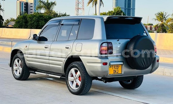 Nunua Ilio tumika Toyota RAV4 Nyingine Gari ndani ya Dar es Salaam nchini Dar es Salaam