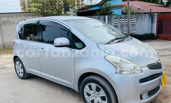 Nunua Ilio tumika Toyota Ractis Fedha Gari ndani ya Dar es Salaam nchini Dar es Salaam