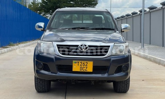 Buy Used Toyota Hilux Black Car in Dar es Salaam in Dar es Salaam