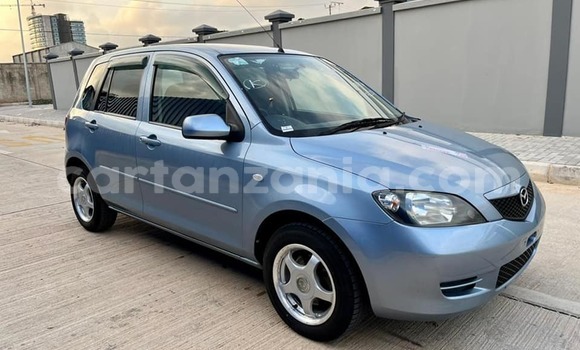 Nunua Ilio tumika Mazda Demio Bluu Gari ndani ya Dar es Salaam nchini Dar es Salaam