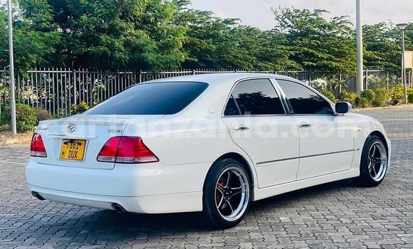 Nunua Ilio tumika Toyota Crown Nyeupe Gari ndani ya Dar es Salaam nchini Dar es Salaam Nunua Ilio tumika Toyota Crown Nyeupe Gari ndani ya Dar es Salaam nchini Dar es Salaam