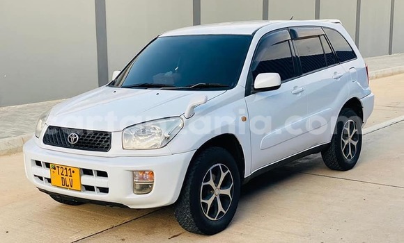 Buy Used Toyota RAV4 White Car in Dar es Salaam in Dar es Salaam Buy Used Toyota RAV4 White Car in Dar es Salaam in Dar es Salaam