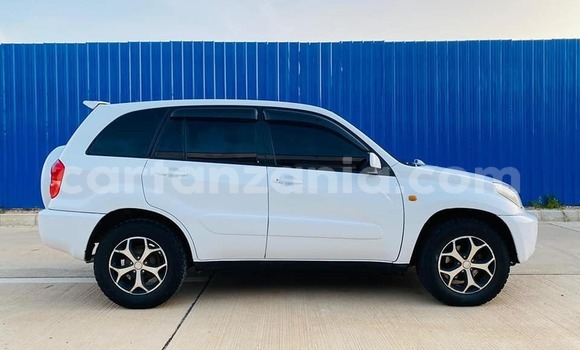 Buy Used Toyota RAV4 White Car in Dar es Salaam in Dar es Salaam Buy Used Toyota RAV4 White Car in Dar es Salaam in Dar es Salaam