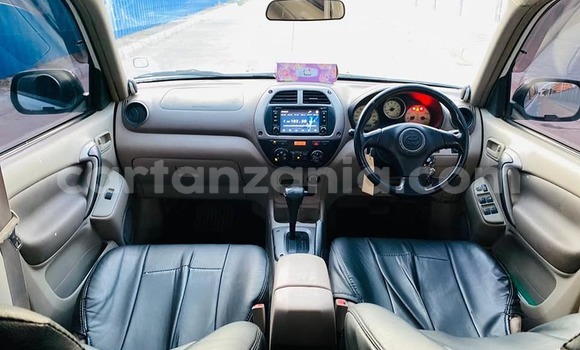 Buy Used Toyota RAV4 White Car in Dar es Salaam in Dar es Salaam Buy Used Toyota RAV4 White Car in Dar es Salaam in Dar es Salaam