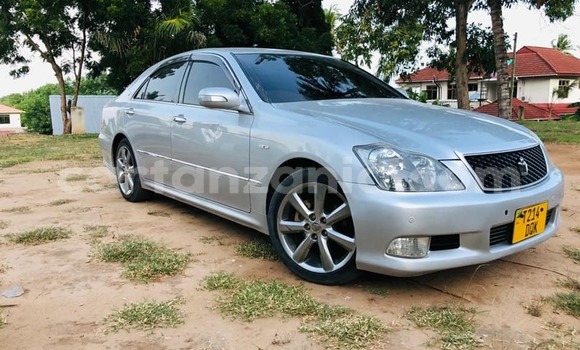 Buy Used Toyota Crown Silver Car in Dar es Salaam in Dar es Salaam