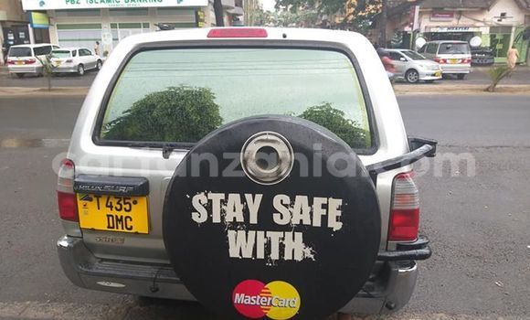 Nunua Imported Toyota Surf Fedha Gari ndani ya Dar es Salaam nchini Dar es Salaam Nunua Imported Toyota Surf Fedha Gari ndani ya Dar es Salaam nchini Dar es Salaam