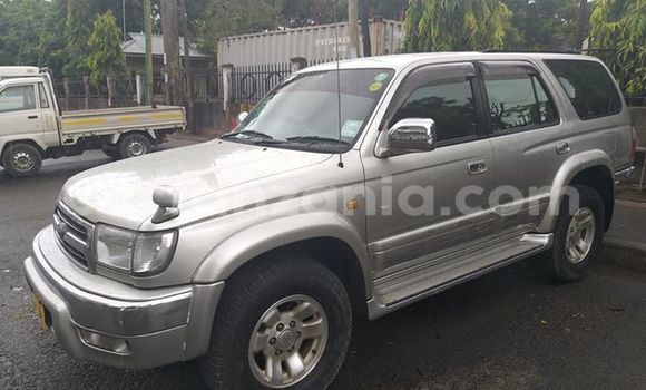 Nunua Imported Toyota Surf Fedha Gari ndani ya Dar es Salaam nchini Dar es Salaam Nunua Imported Toyota Surf Fedha Gari ndani ya Dar es Salaam nchini Dar es Salaam