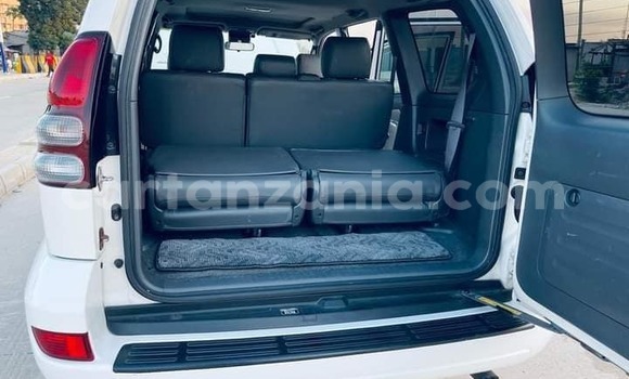 Nunua Ilio tumika Toyota Land Cruiser Prado Nyeupe Gari ndani ya Dar es Salaam nchini Dar es Salaam Nunua Ilio tumika Toyota Land Cruiser Prado Nyeupe Gari ndani ya Dar es Salaam nchini Dar es Salaam